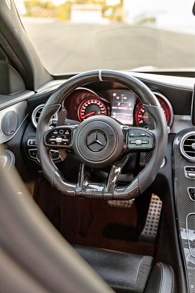 An application scenario or product detail of mercedes steering wheel - Image 1