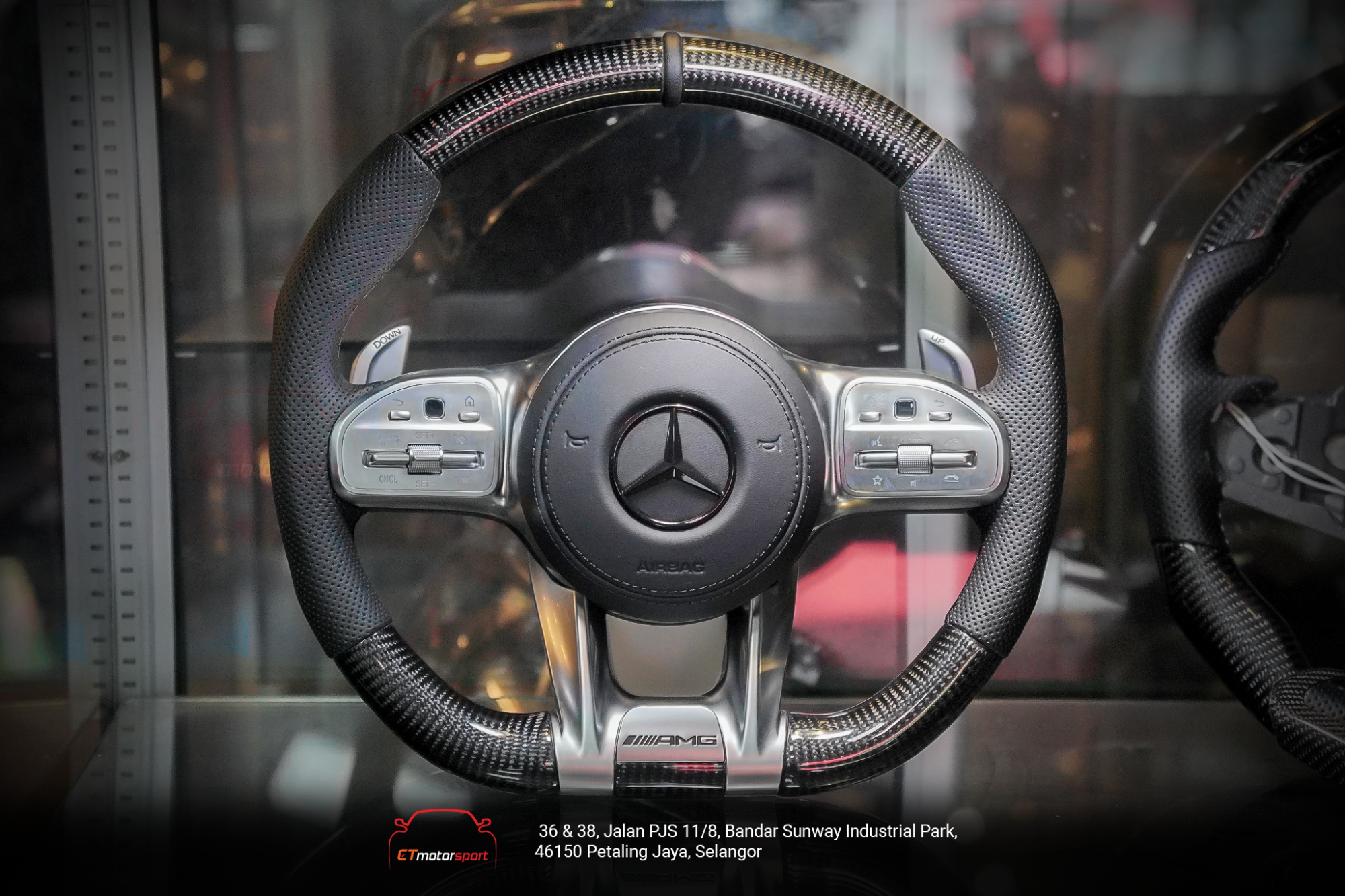 An application scenario or product detail of mercedes steering wheel - Image 14