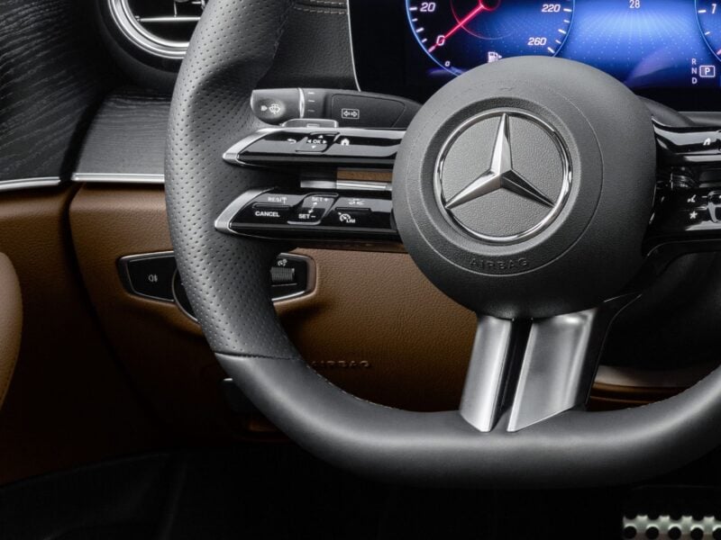 An application scenario or product detail of mercedes steering wheel - Image 18