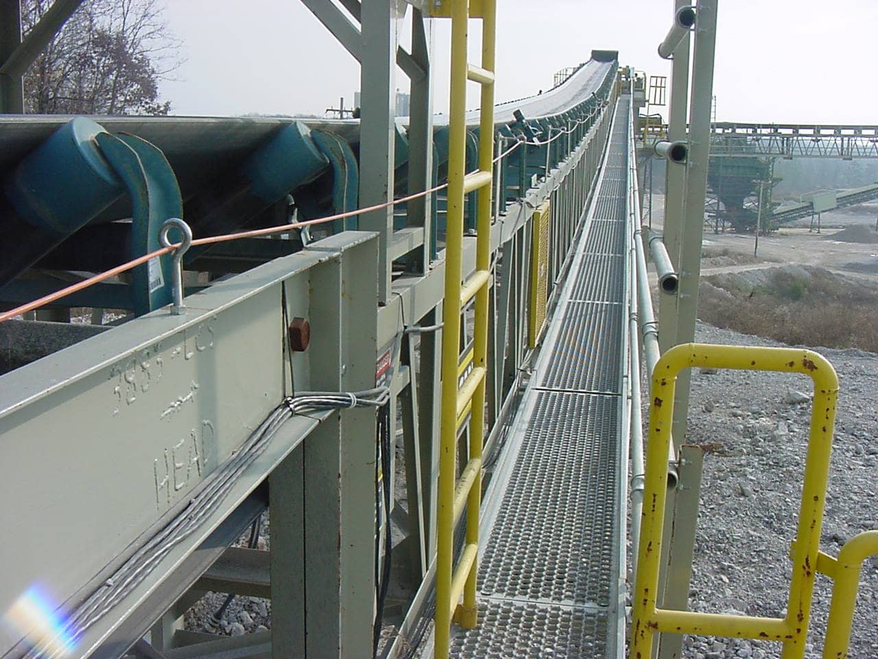 An application scenario or product detail of metal walkways gratings - Image 1
