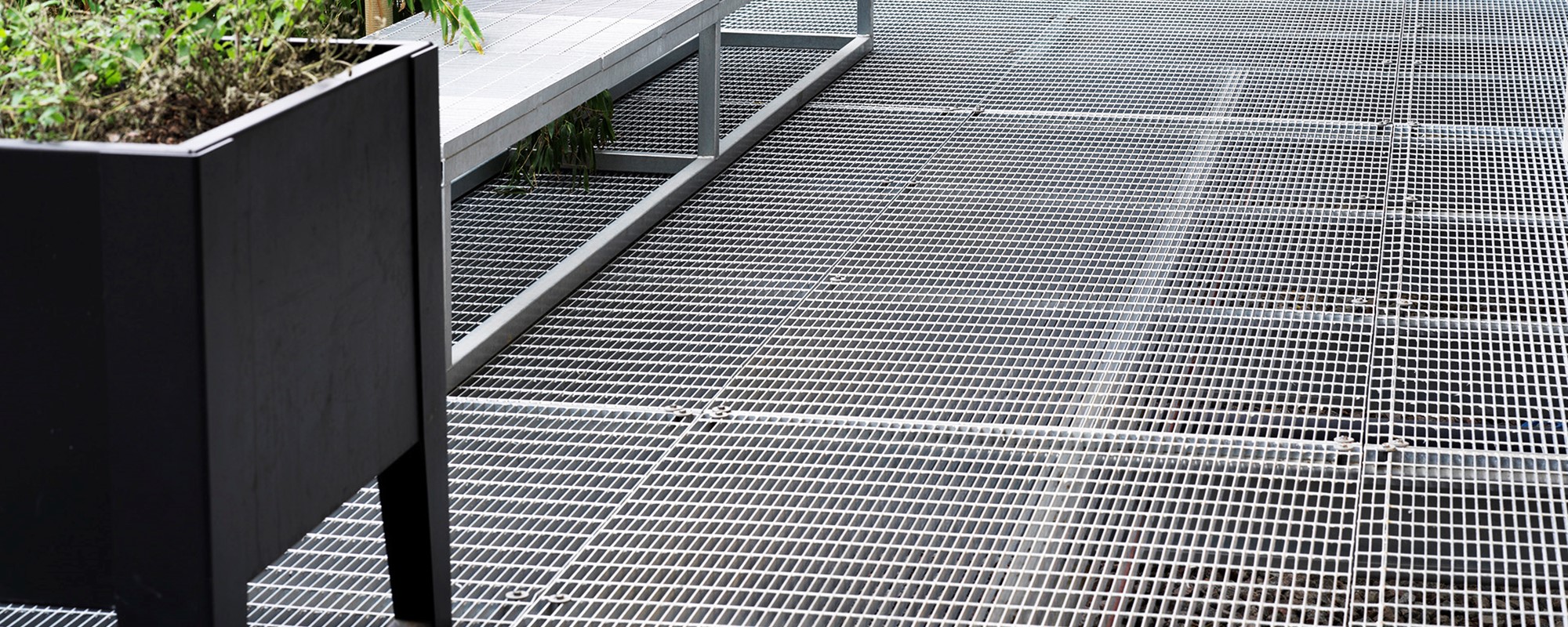 An application scenario or product detail of metal walkways gratings - Image 3