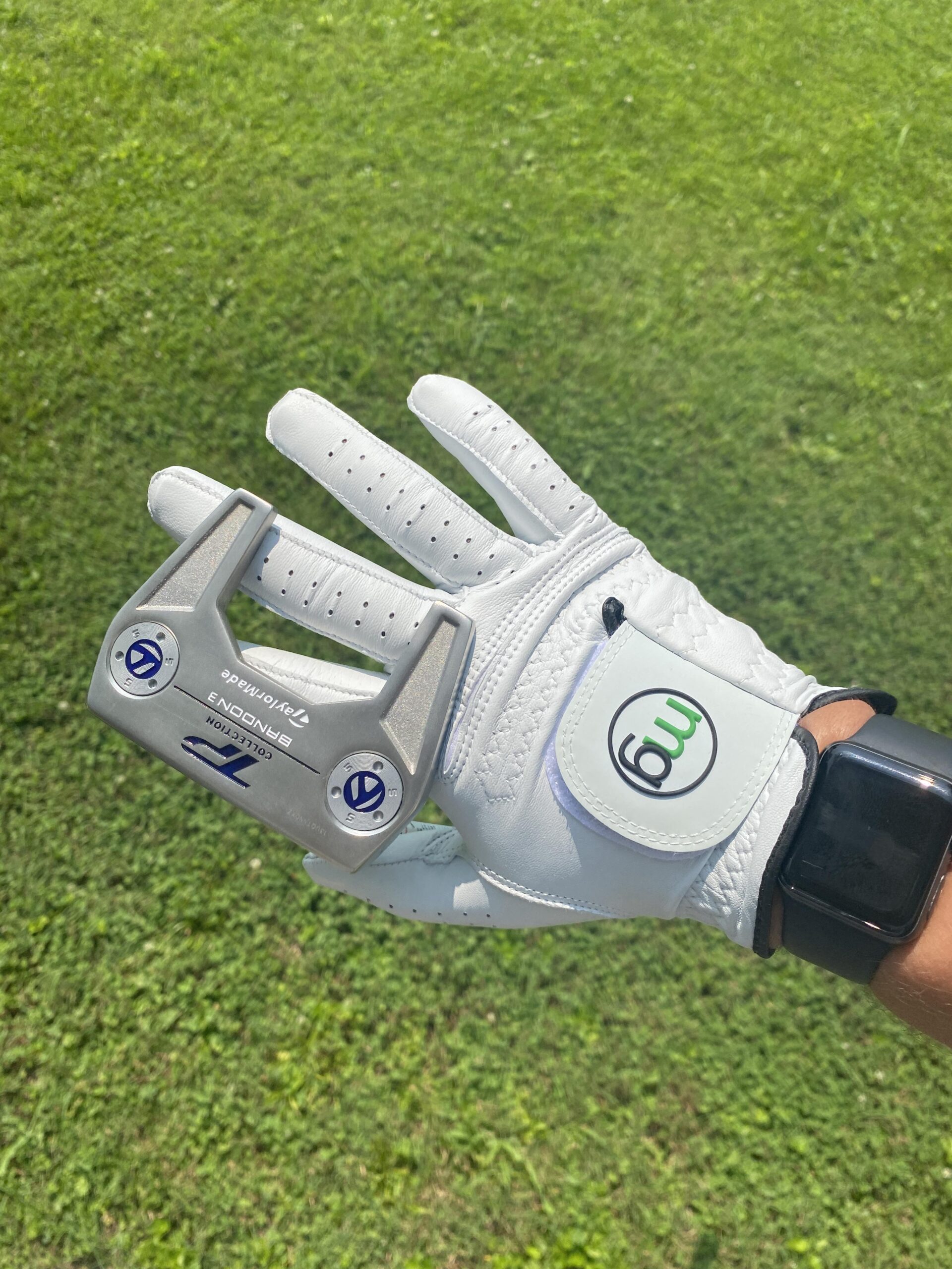 An application scenario or product detail of mg golf gloves - Image 18