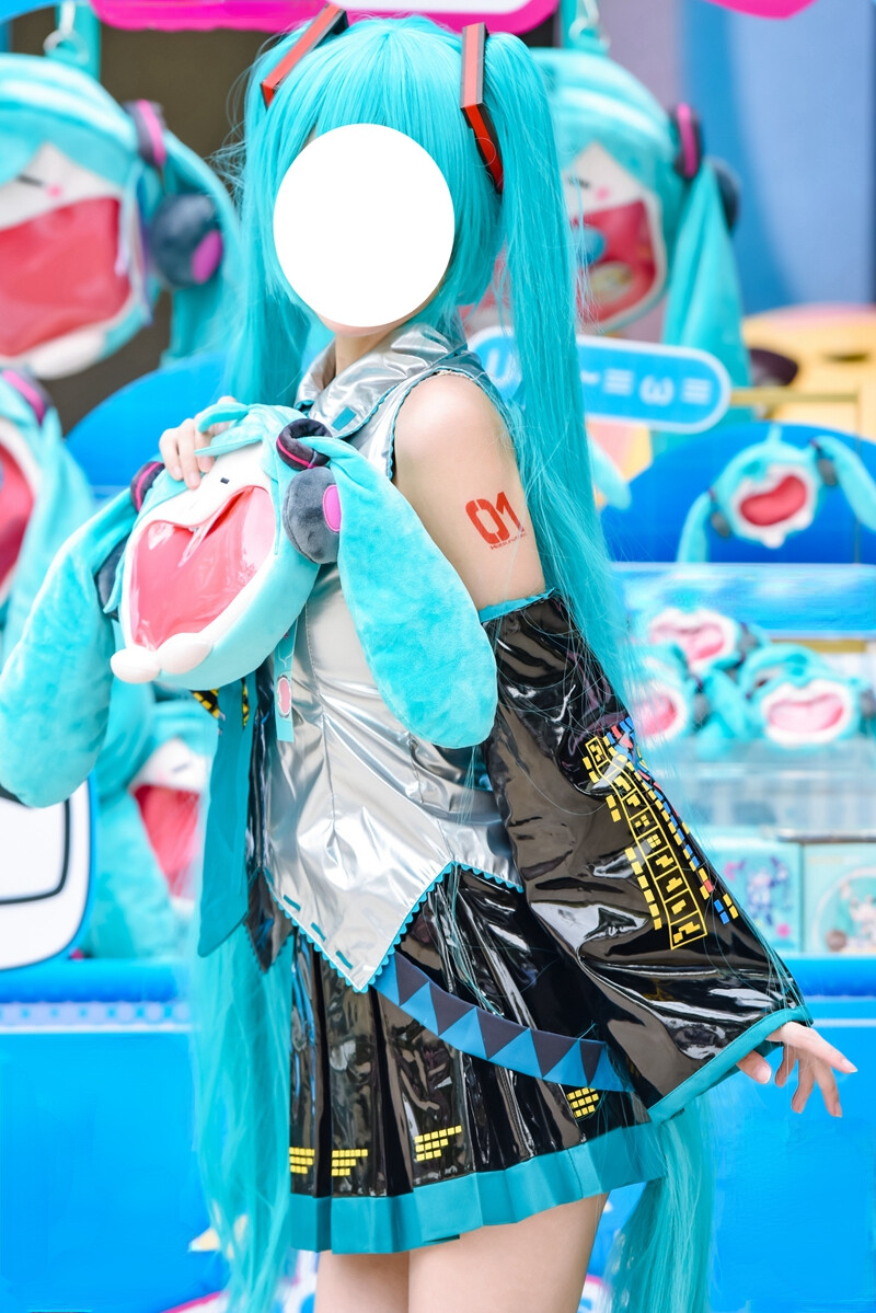 An application scenario or product detail of miku costume - Image 3