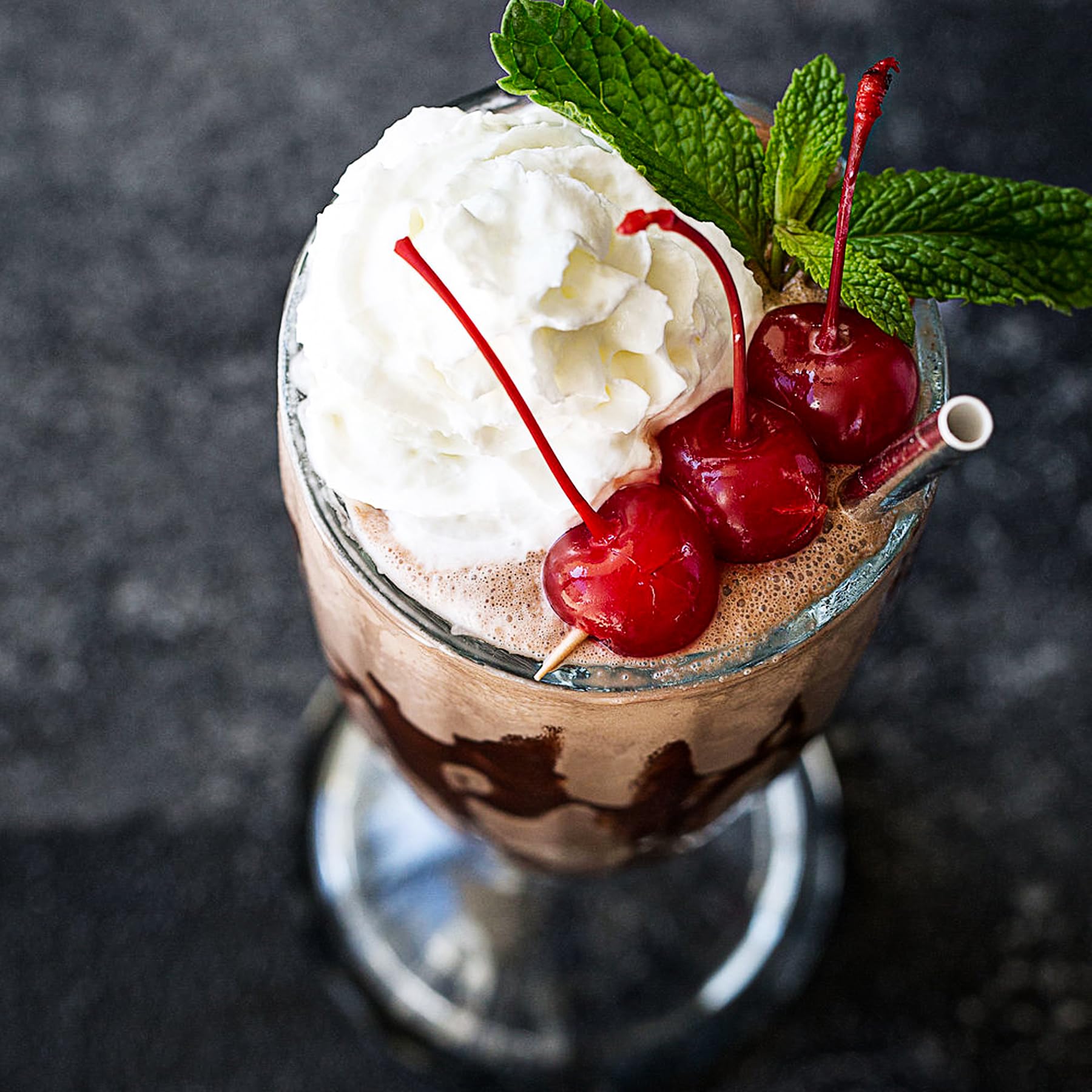 An application scenario or product detail of milkshake glasses - Image 5
