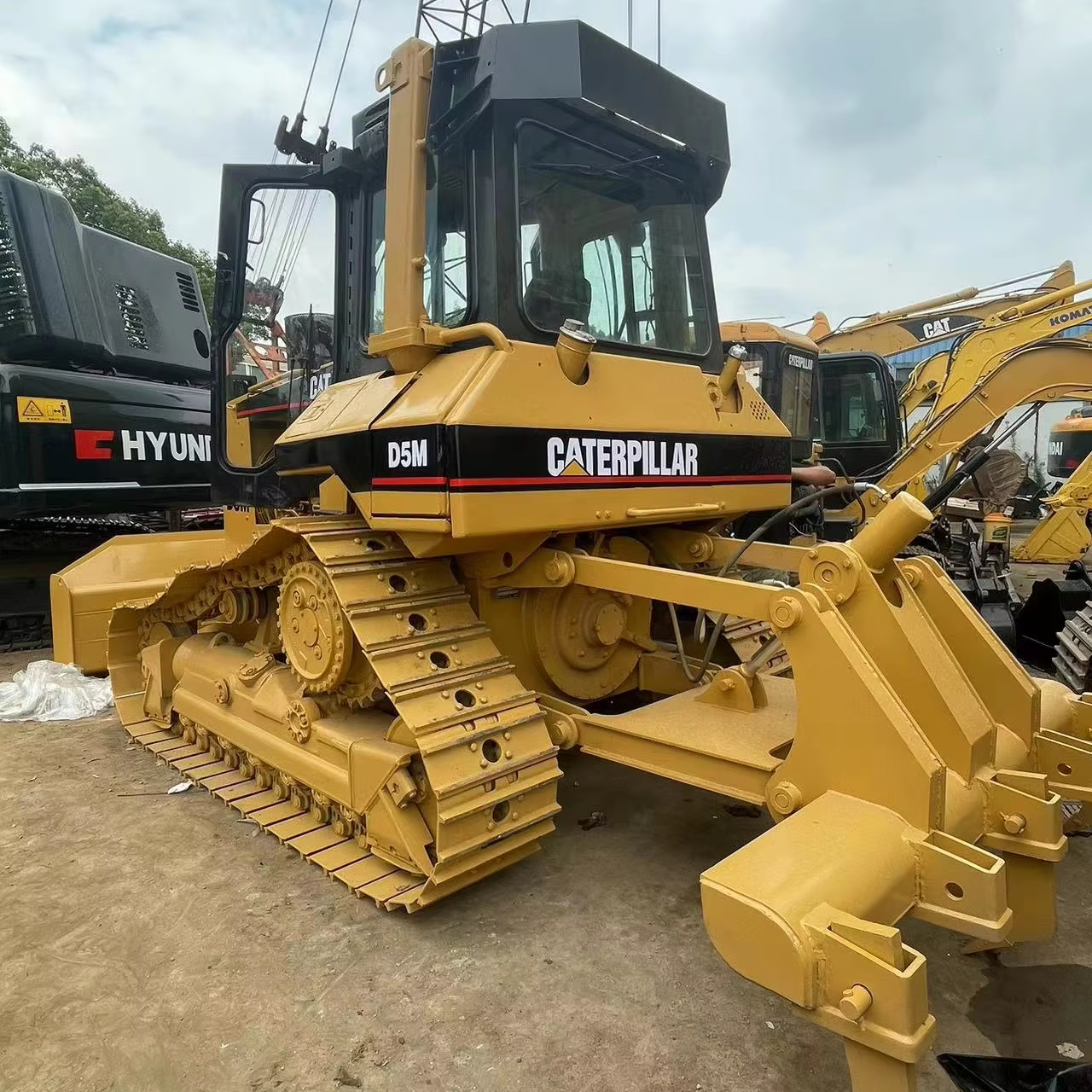 An application scenario or product detail of mini bulldozer - Image 12
