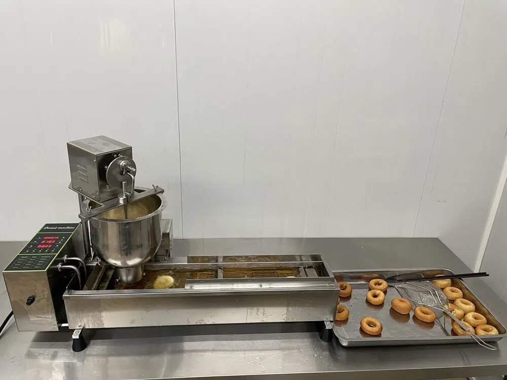 An application scenario or product detail of mini donut machine - Image 9