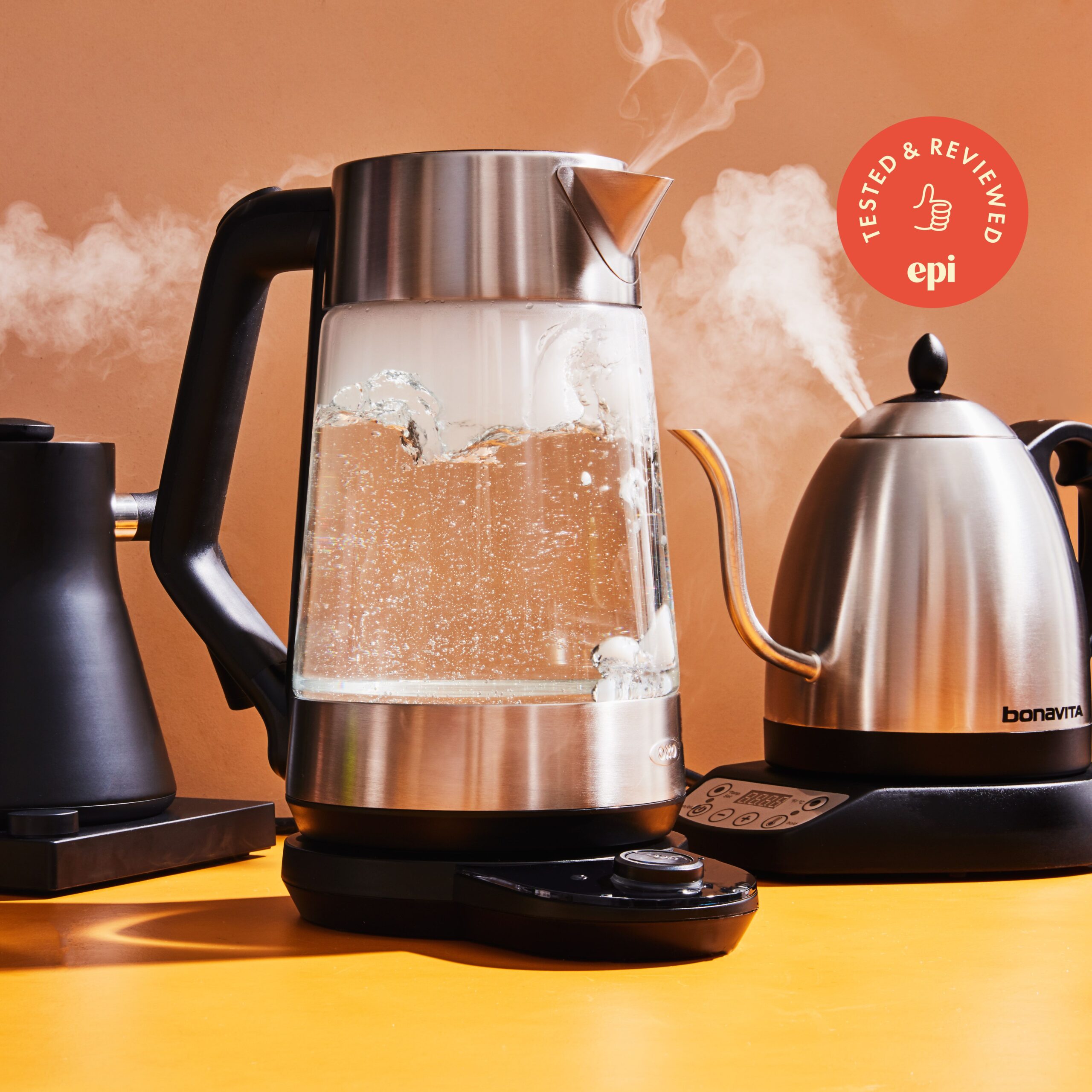 An application scenario or product detail of mini electric kettle - Image 3
