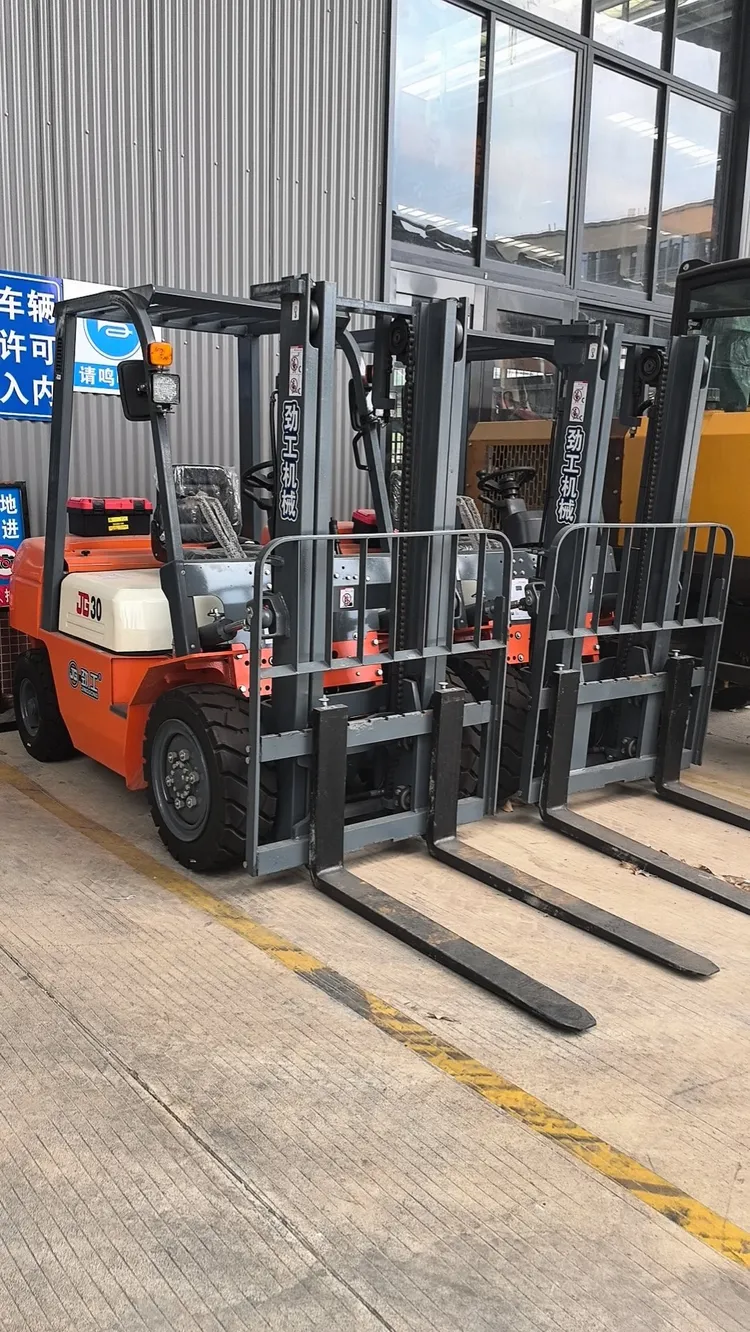 An application scenario or product detail of mini forklift - Image 13