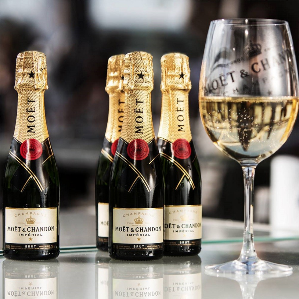 An application scenario or product detail of miniature champagne bottles bulk - Image 19