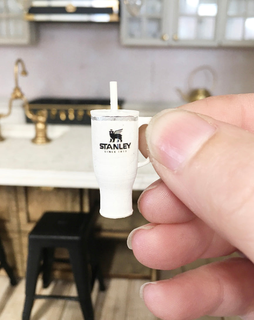 An application scenario or product detail of miniature stanley cup - Image 5