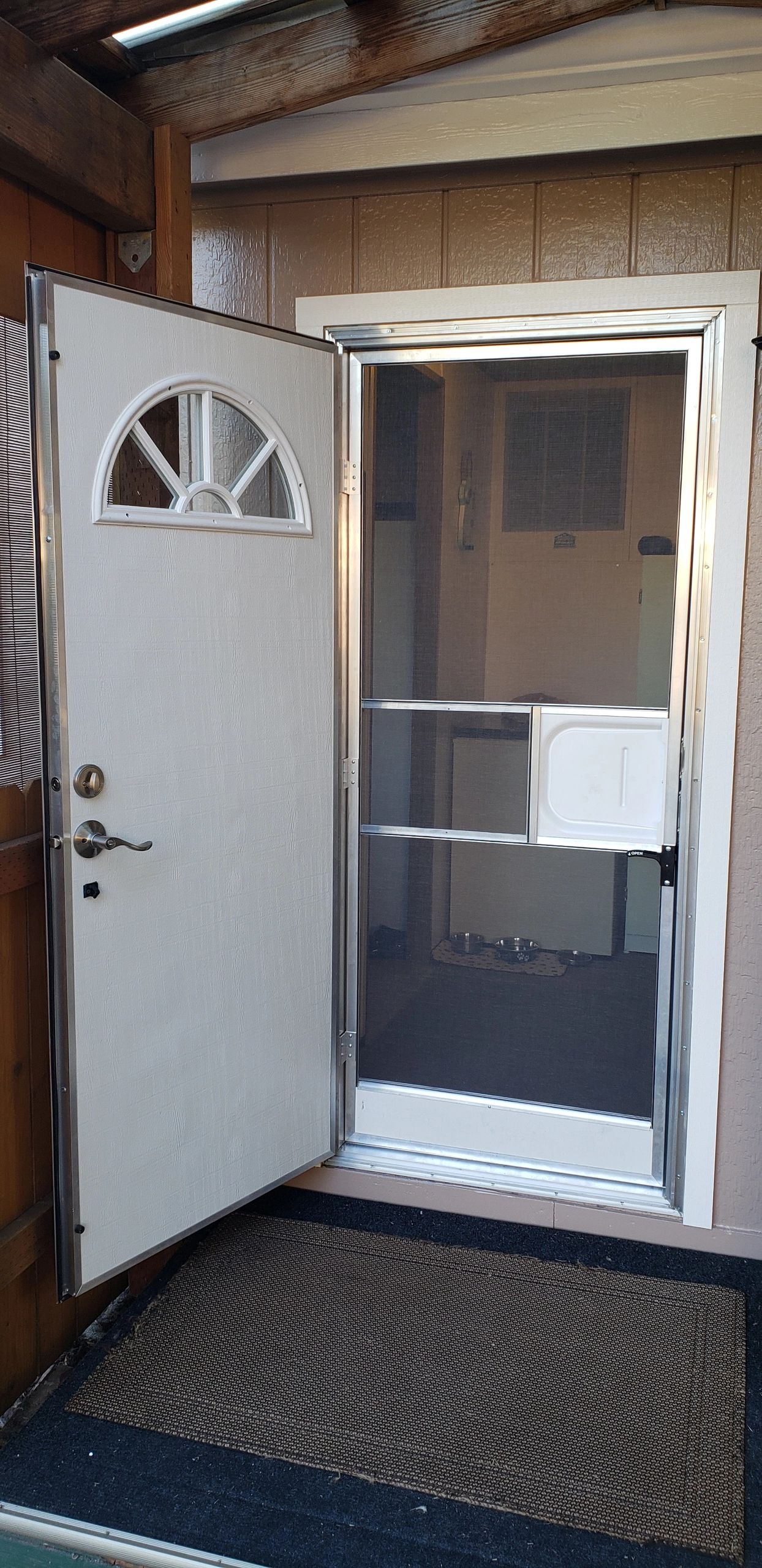 An application scenario or product detail of mobile home doors exterior - Image 19