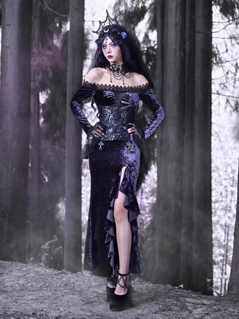 moon outfit 的特色图片
