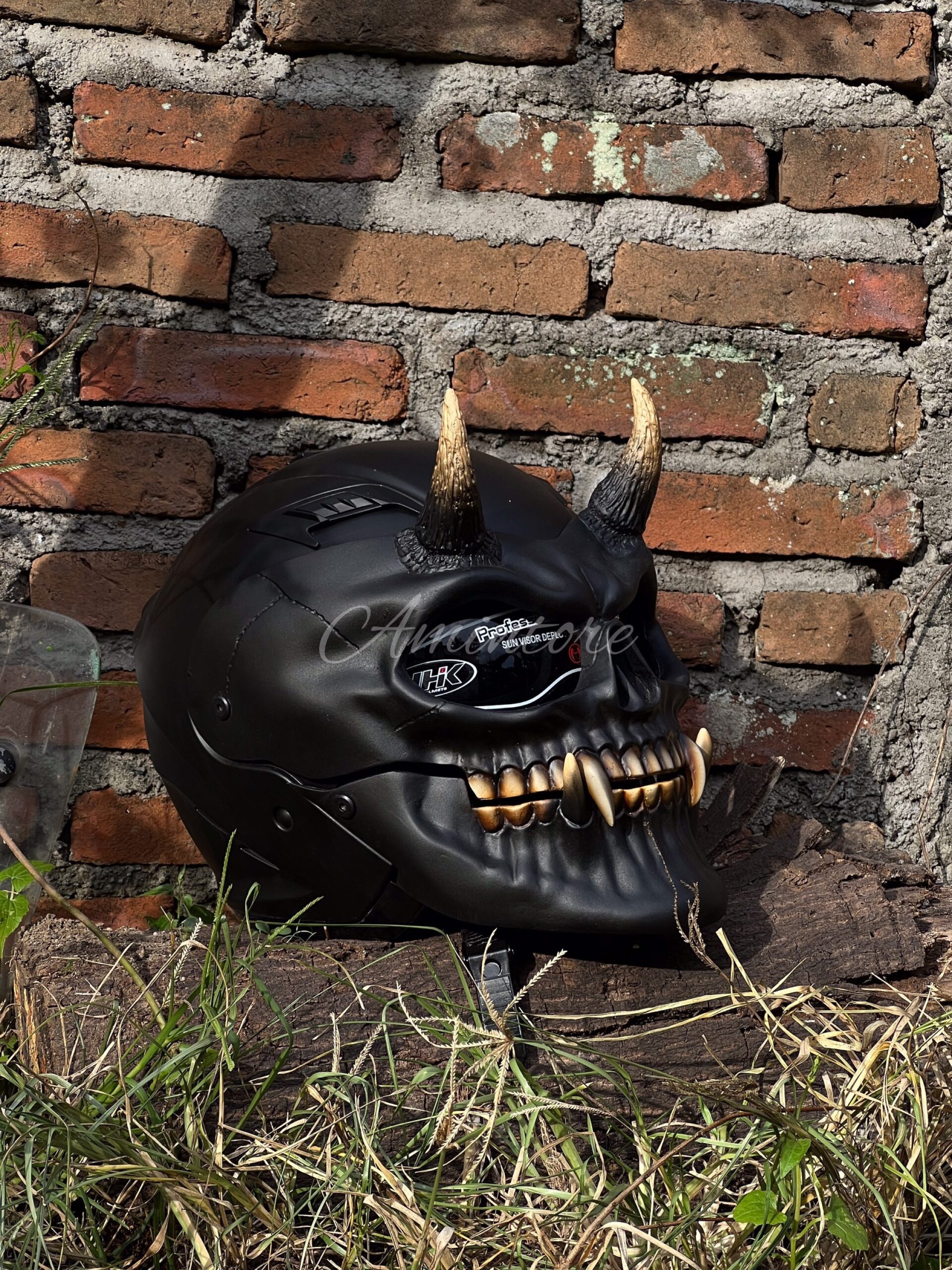 An application scenario or product detail of motorbike helmet skull - Image 8