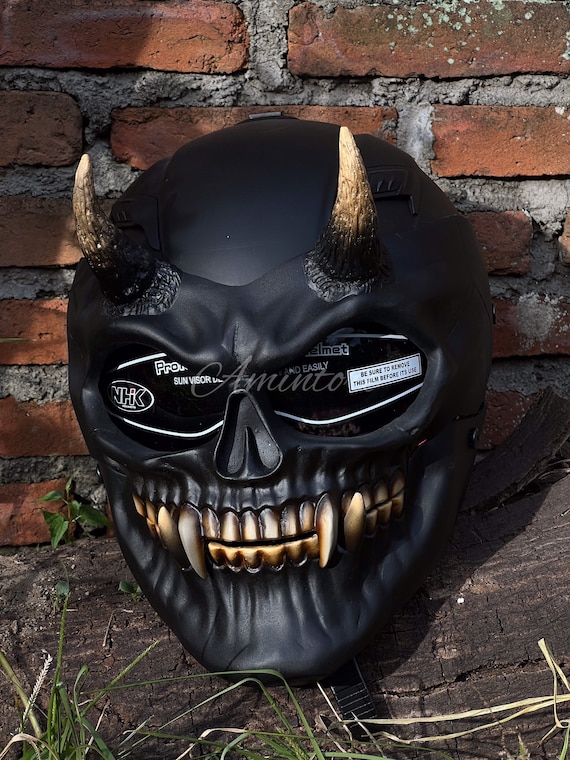 An application scenario or product detail of motorbike helmet skull - Image 14