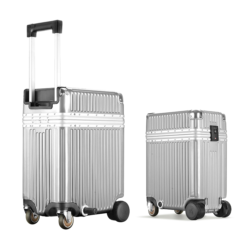 An application scenario or product detail of motorized luggage - Image 21