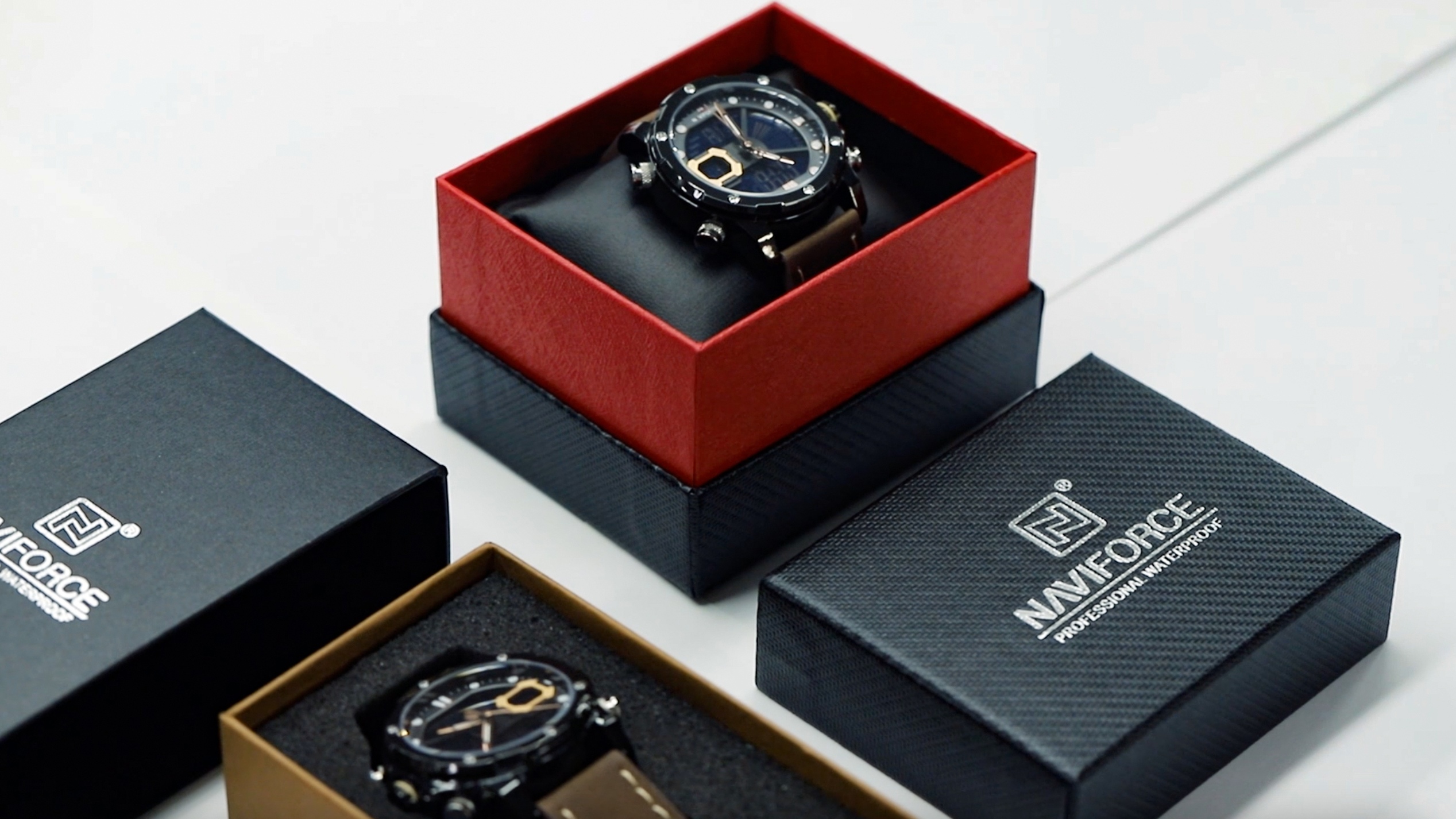 An application scenario or product detail of naviforce watch - Image 4