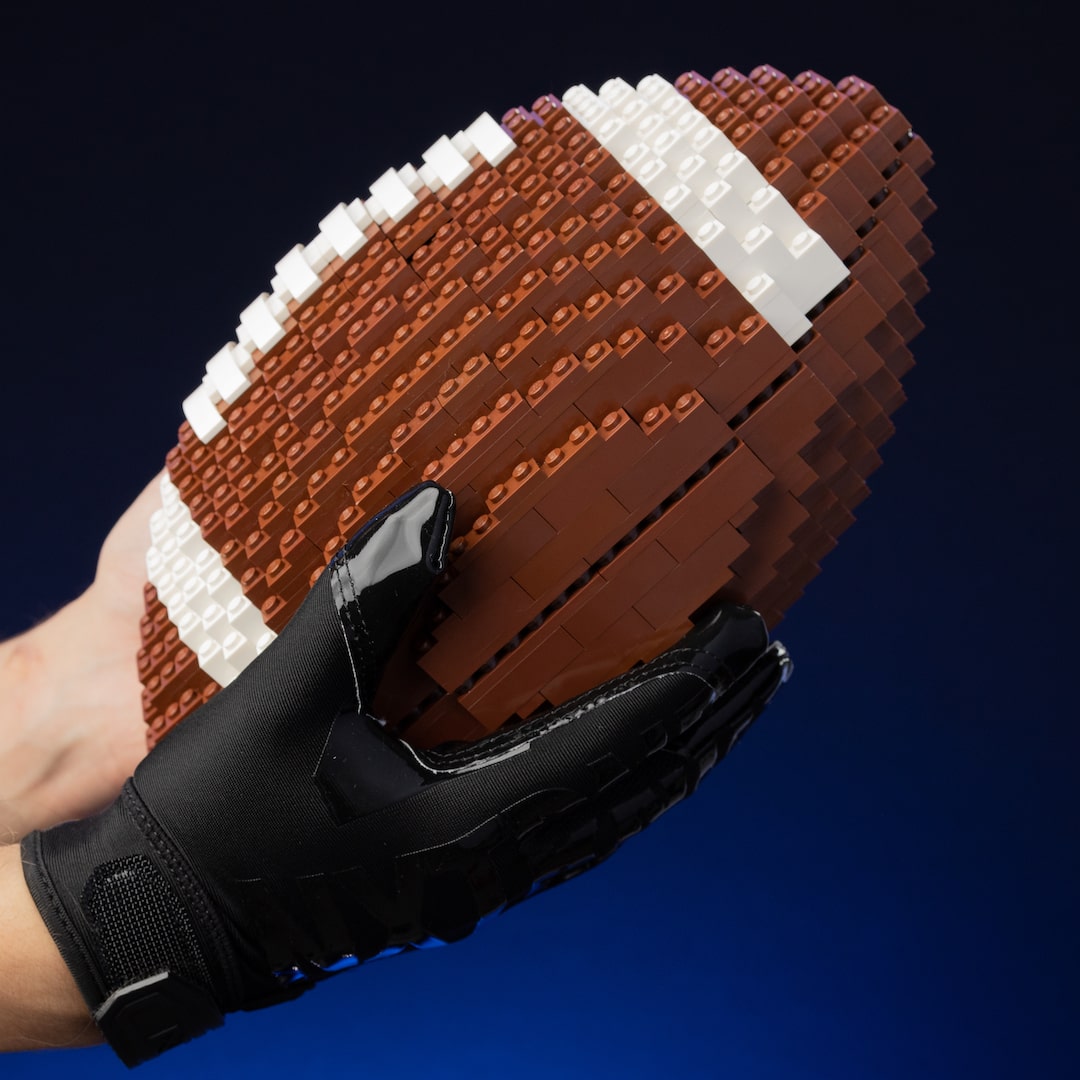 An application scenario or product detail of nfl legos - Image 16