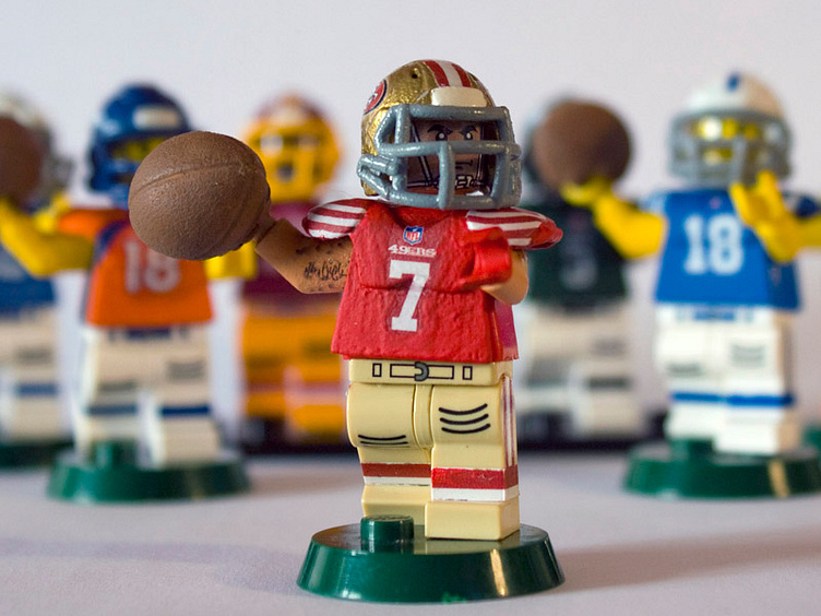 An application scenario or product detail of nfl legos - Image 22