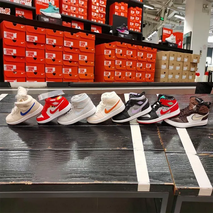An application scenario or product detail of nike warehouse china - Image 5
