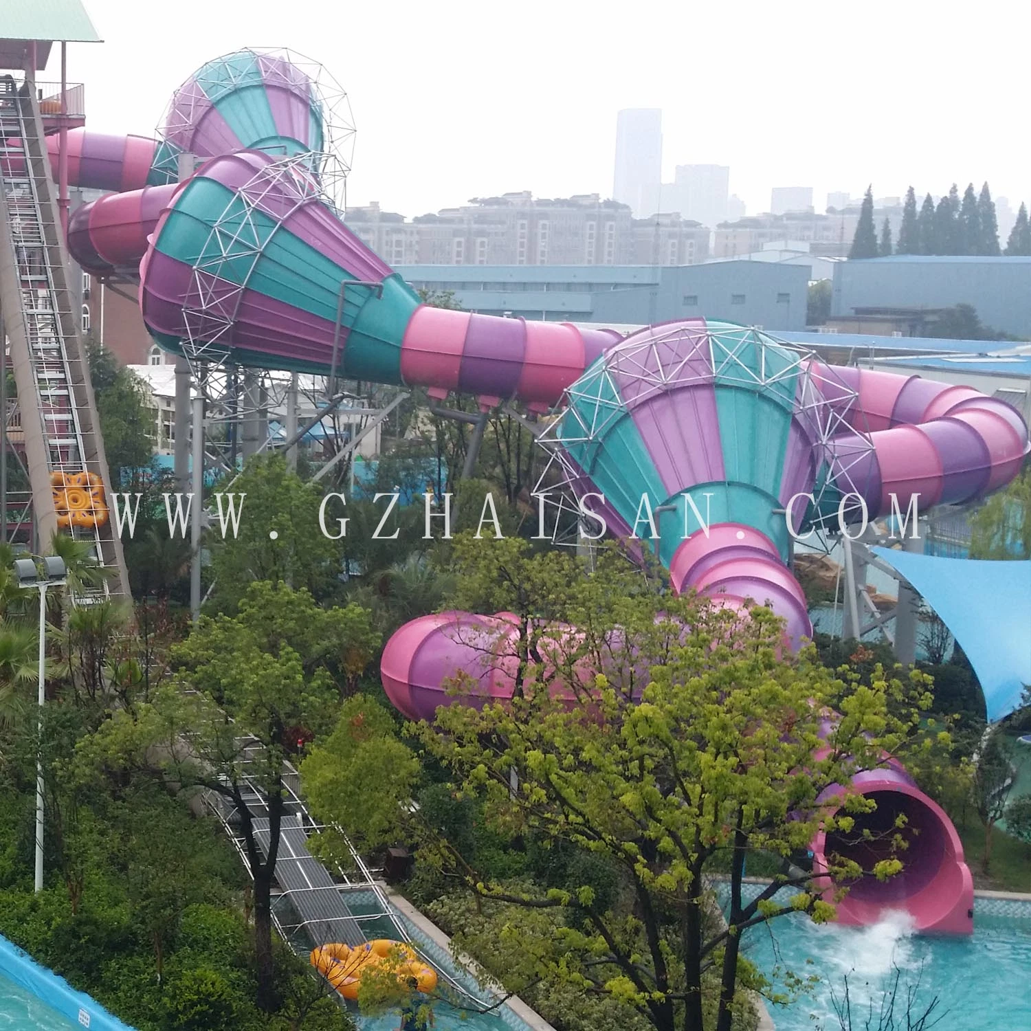 An application scenario or product detail of nip slip water park - Image 3