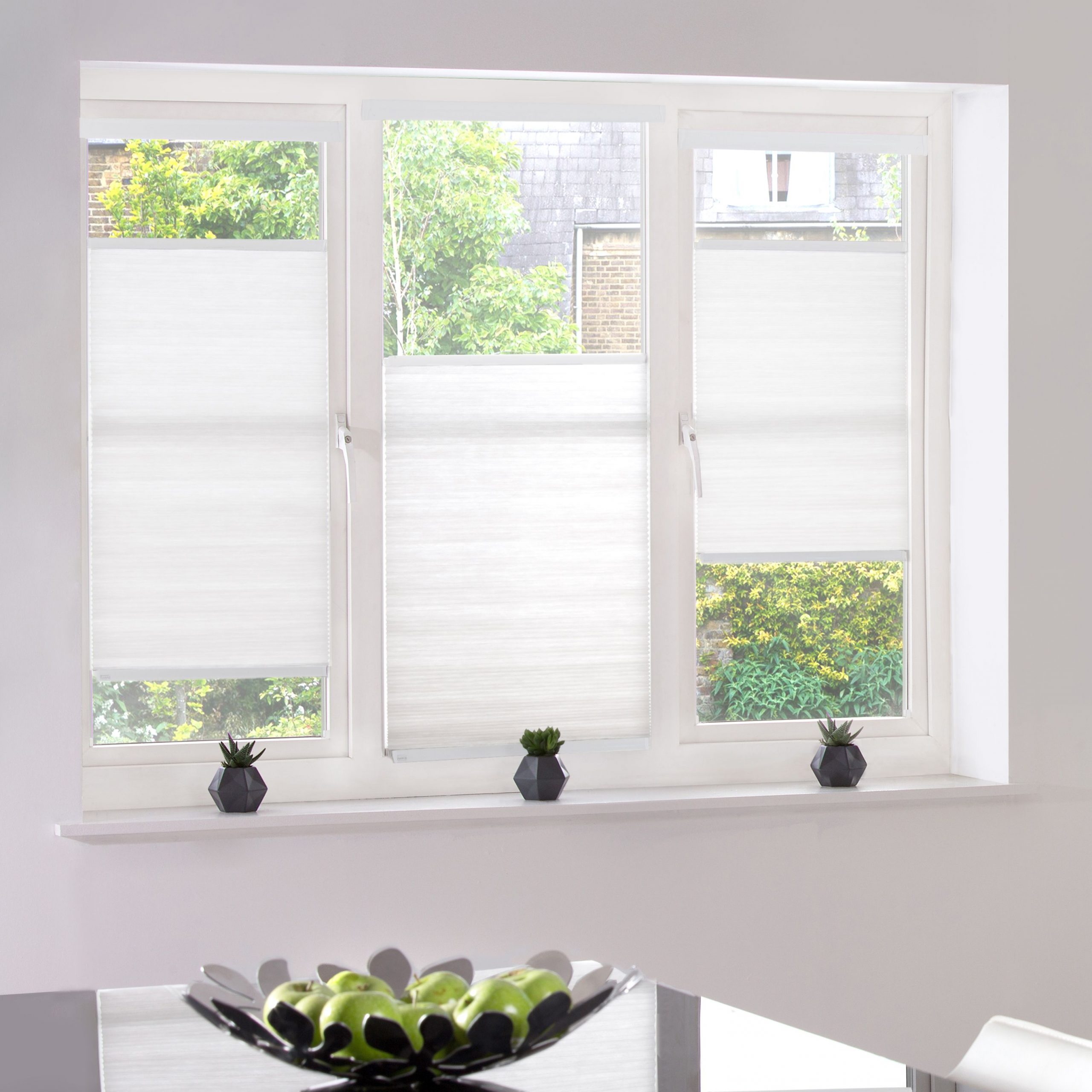 An application scenario or product detail of non permanent blinds - Image 3