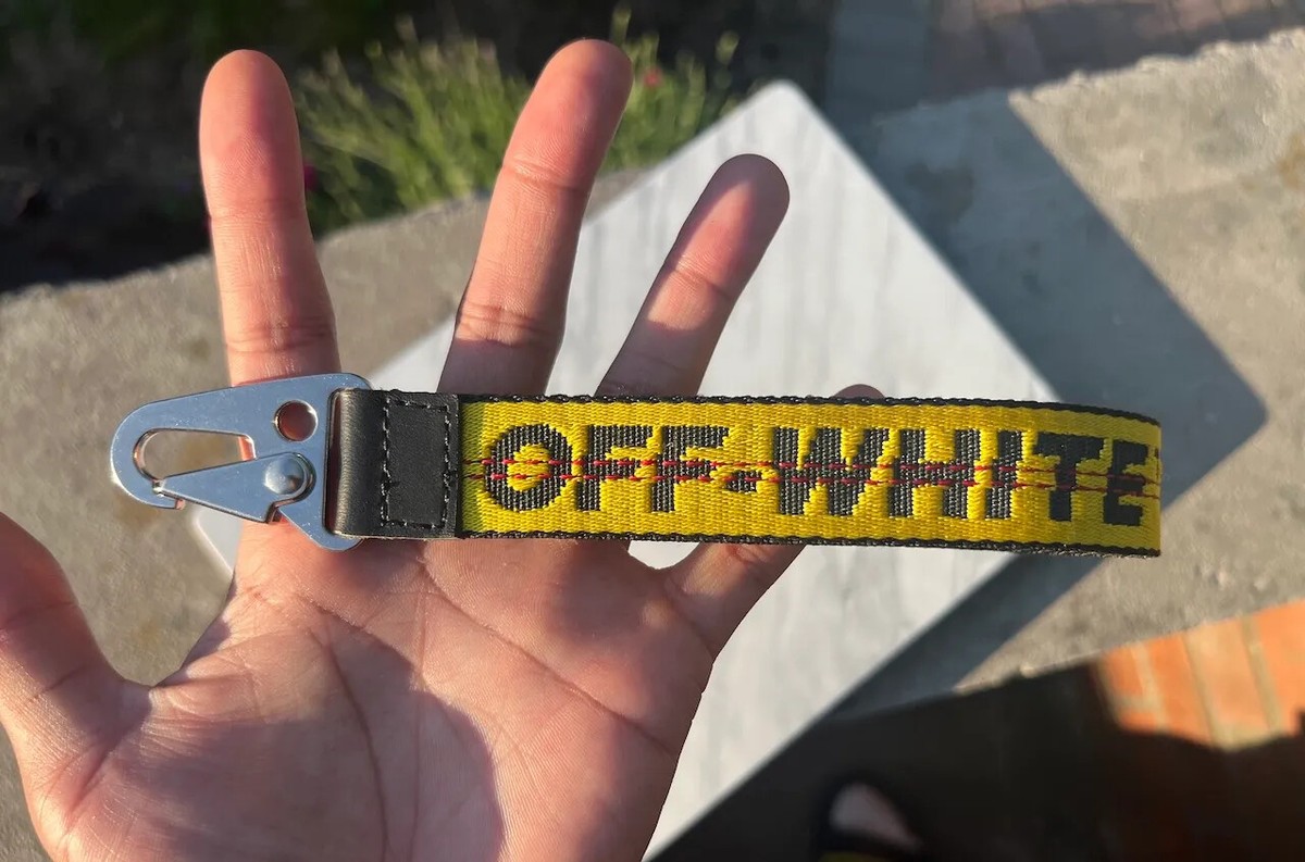 An application scenario or product detail of off white key chain - Image 7
