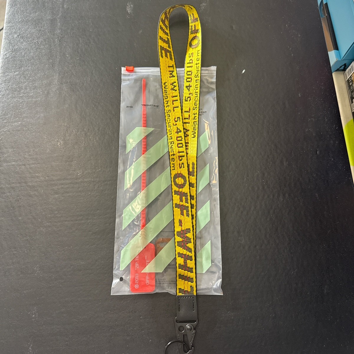 An application scenario or product detail of off white lanyard - Image 2