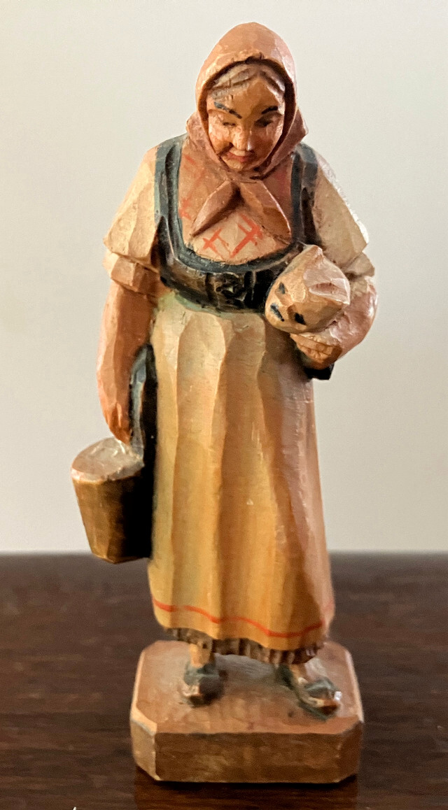 An application scenario or product detail of old lady figurines - Image 10