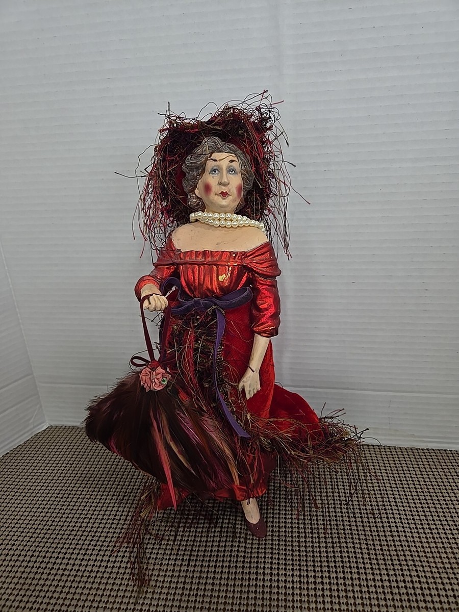 An application scenario or product detail of old lady figurines - Image 12