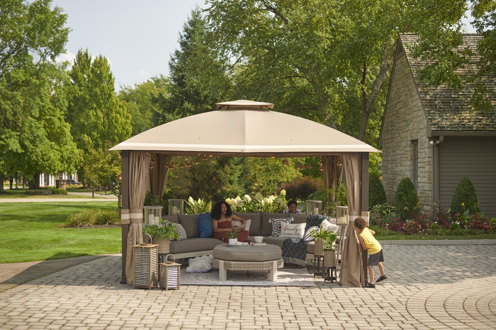 An application scenario or product detail of outdoor broyhill furniture - Image 10