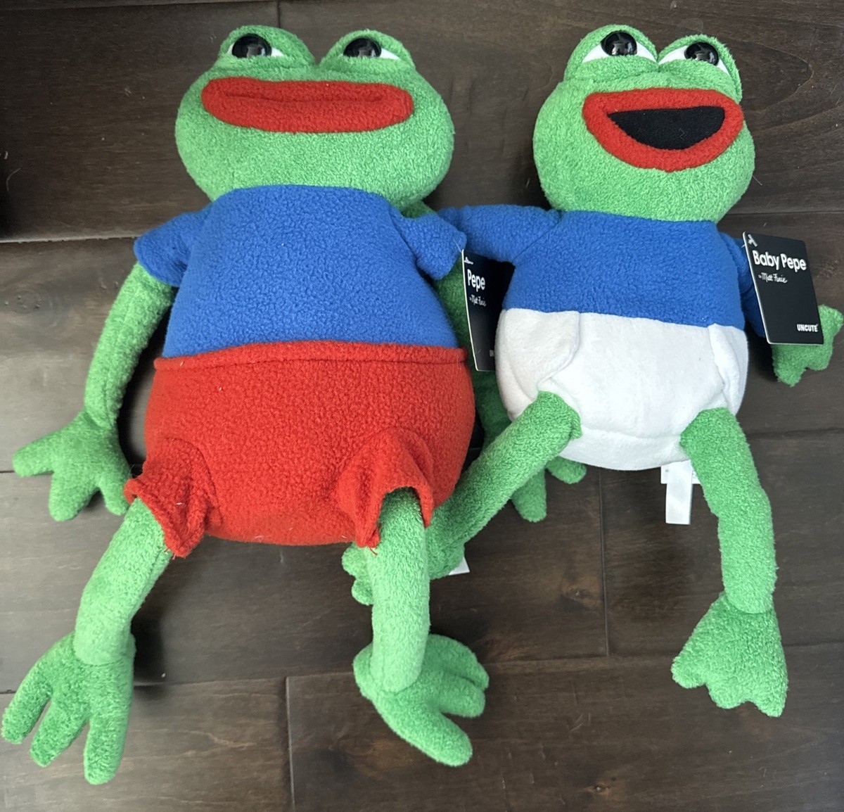 An application scenario or product detail of pepe the frog plush - Image 11