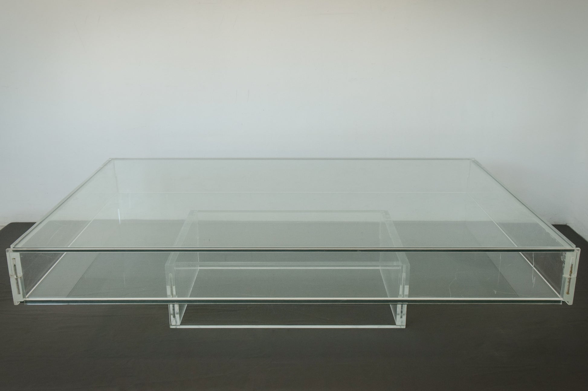 An application scenario or product detail of perspex coffee table - Image 12