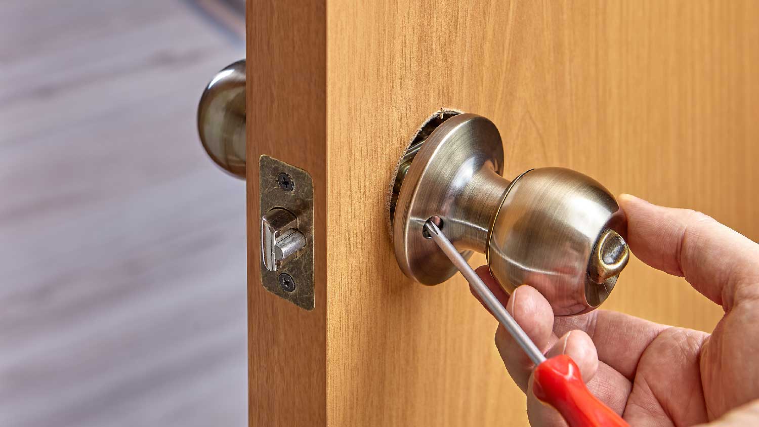 An application scenario or product detail of pieces of a door knob - Image 16
