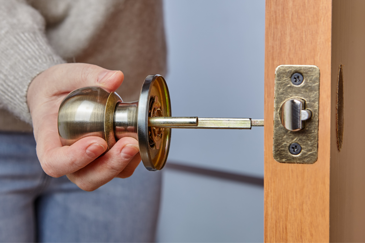 An application scenario or product detail of pieces of a door knob - Image 20
