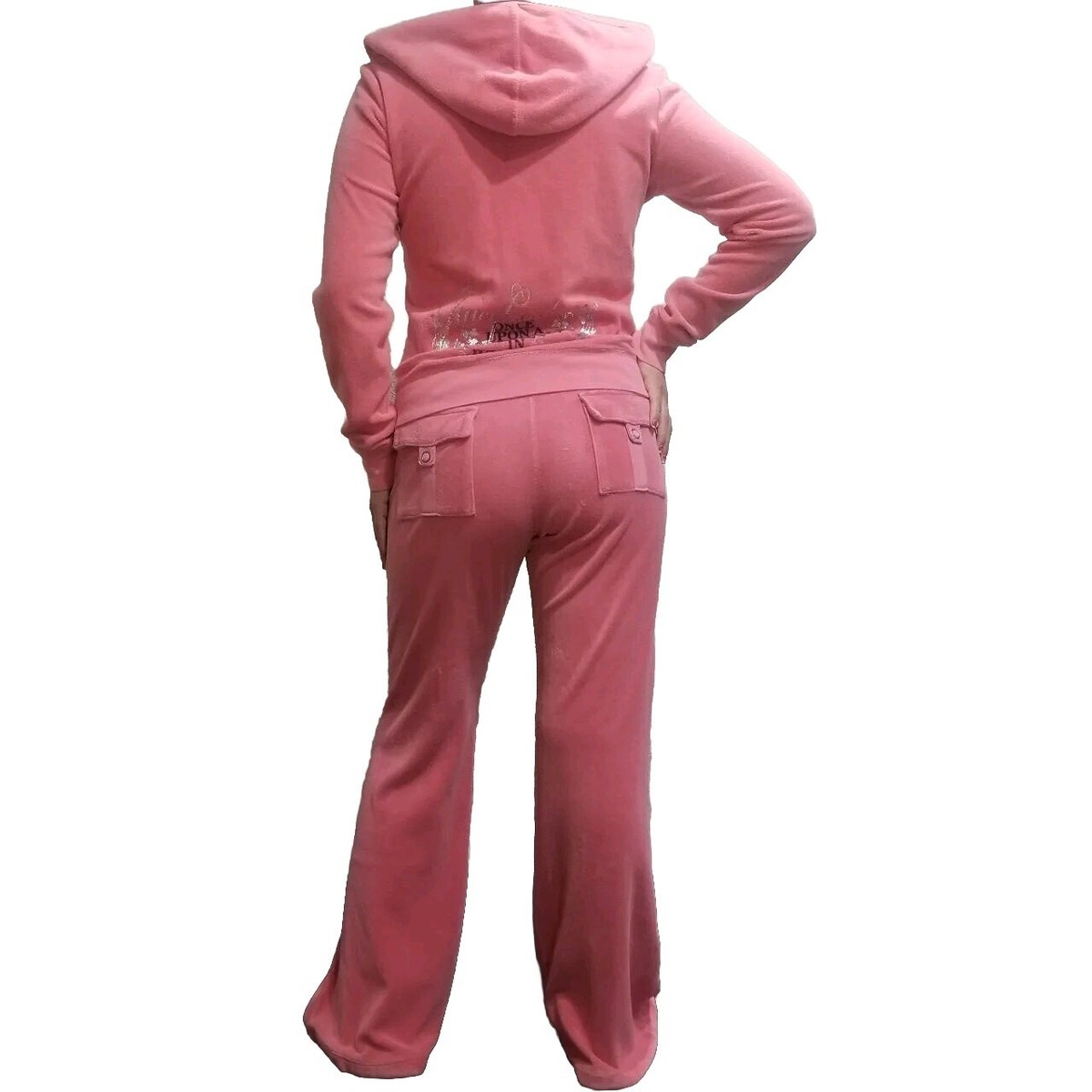 An application scenario or product detail of pink tracksuit - Image 16
