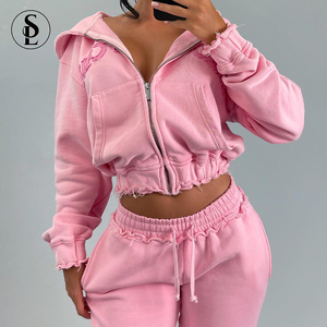 An application scenario or product detail of pink tracksuit - Image 21