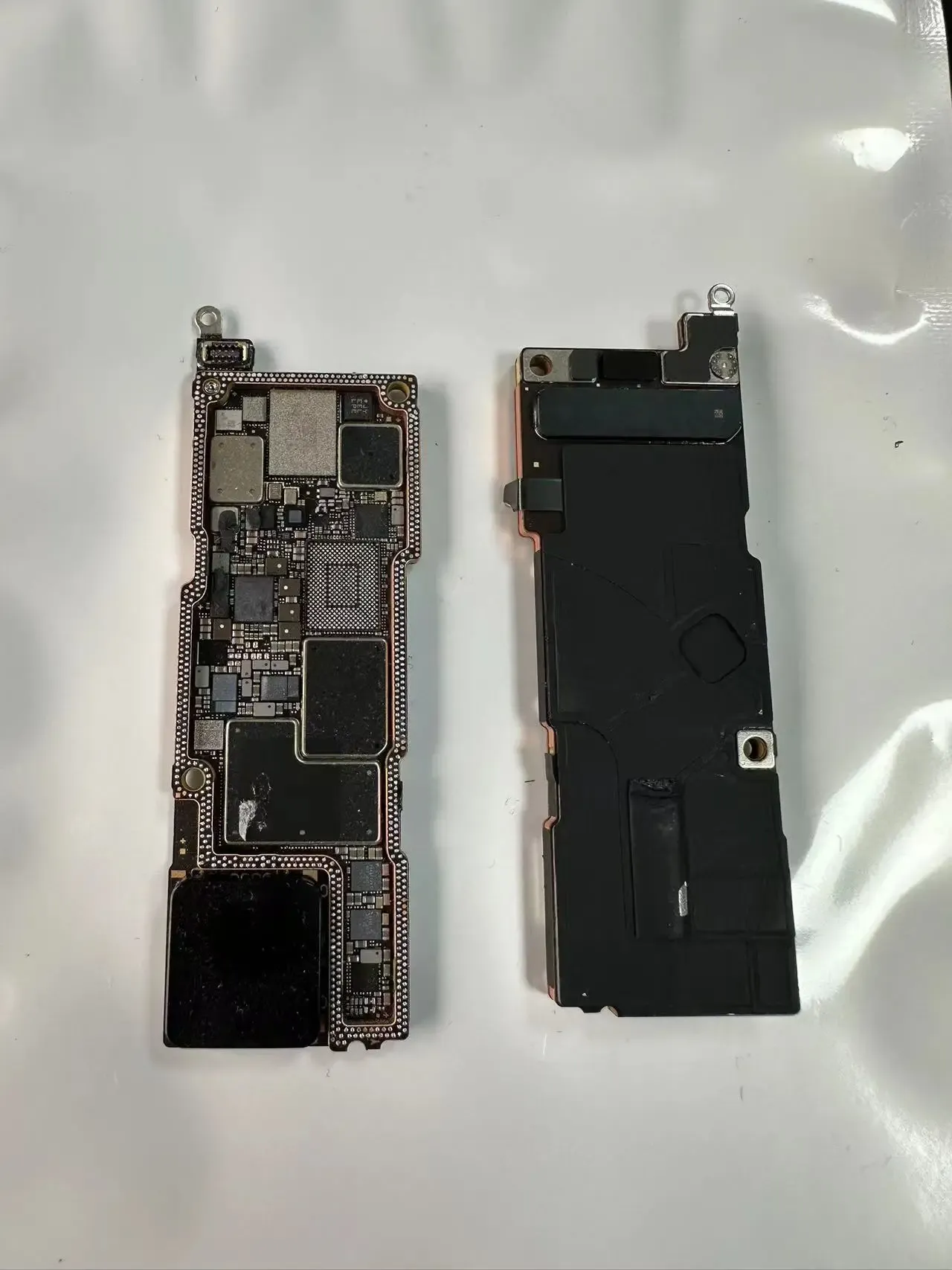 An application scenario or product detail of placa madre para iphone 14 pro max - Image 11