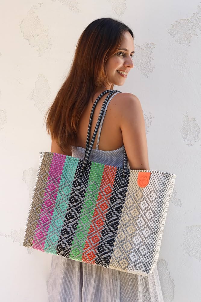 An application scenario or product detail of plastic beach bag - Image 13