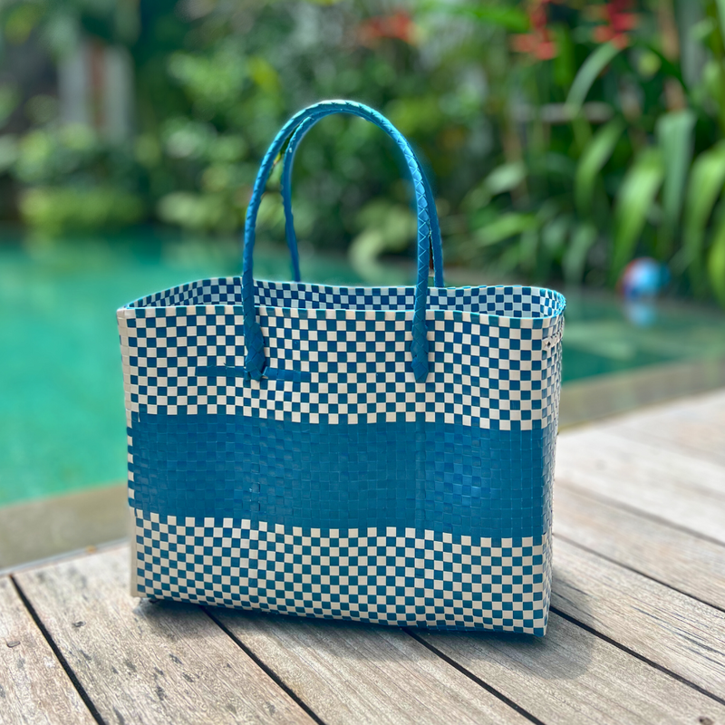 An application scenario or product detail of plastic beach bag - Image 16