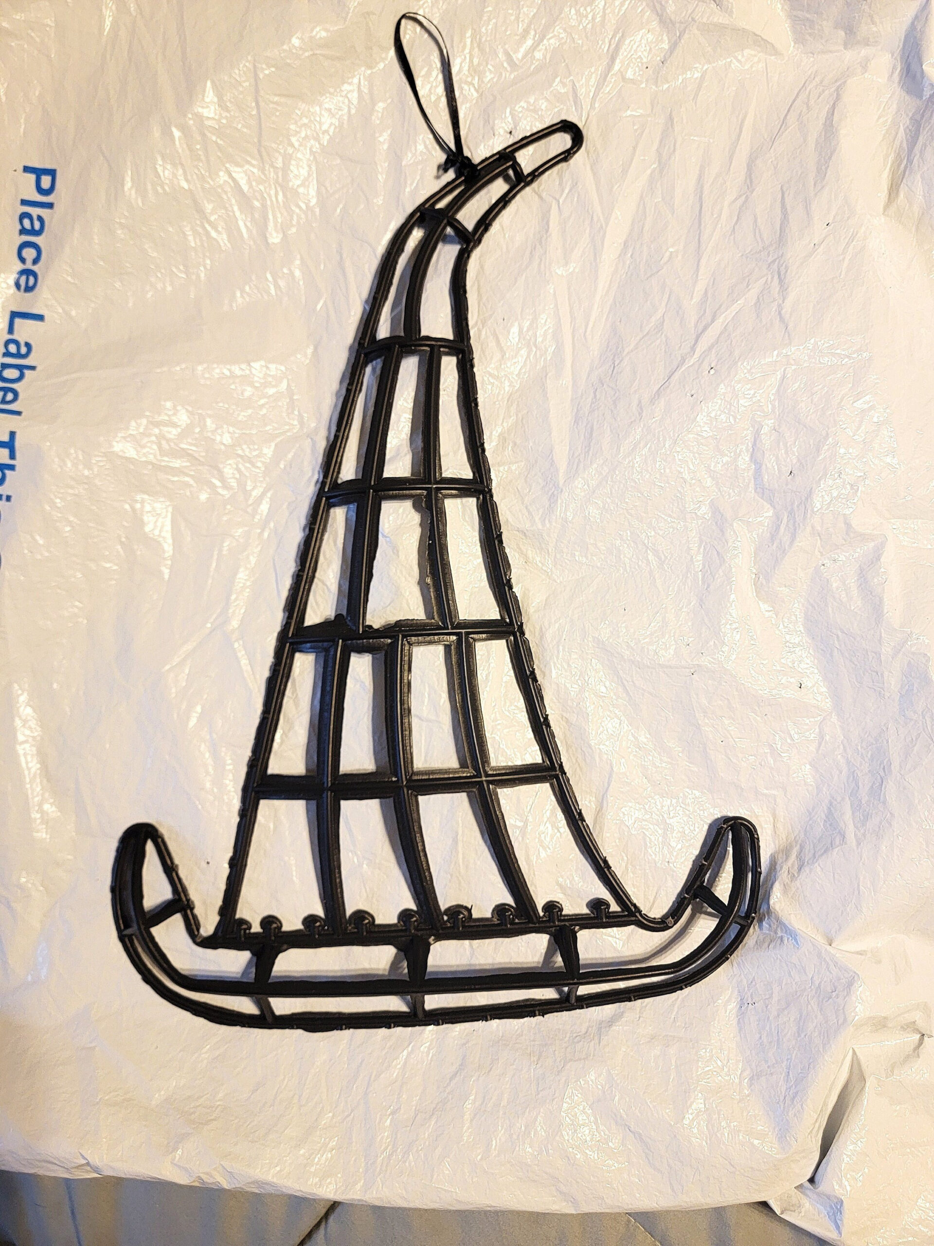 An application scenario or product detail of plastic christmas hat - Image 17