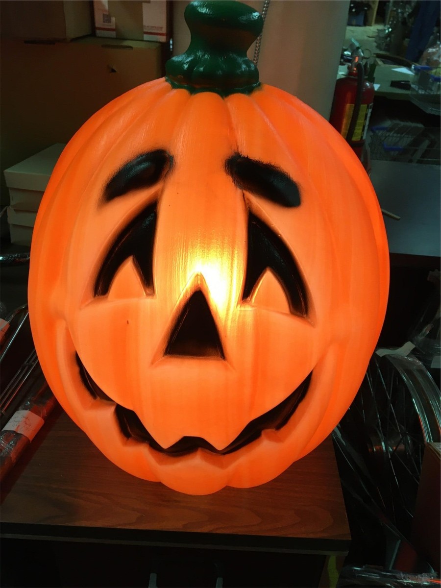 An application scenario or product detail of plastic jack o lantern - Image 10