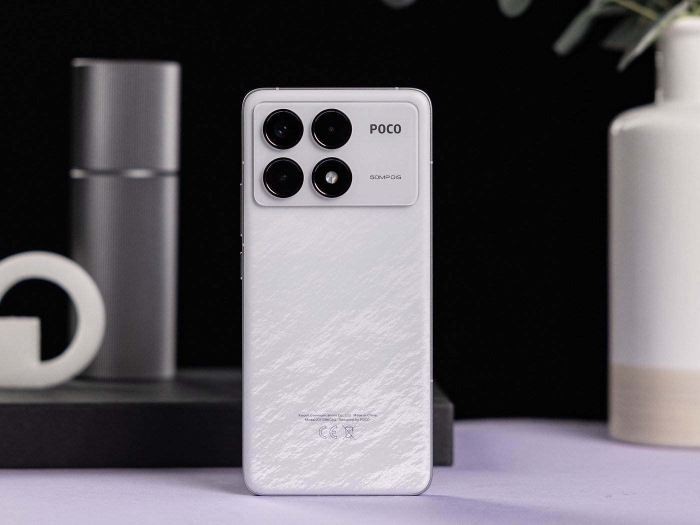 An application scenario or product detail of poco f6 pro scermo - Image 2