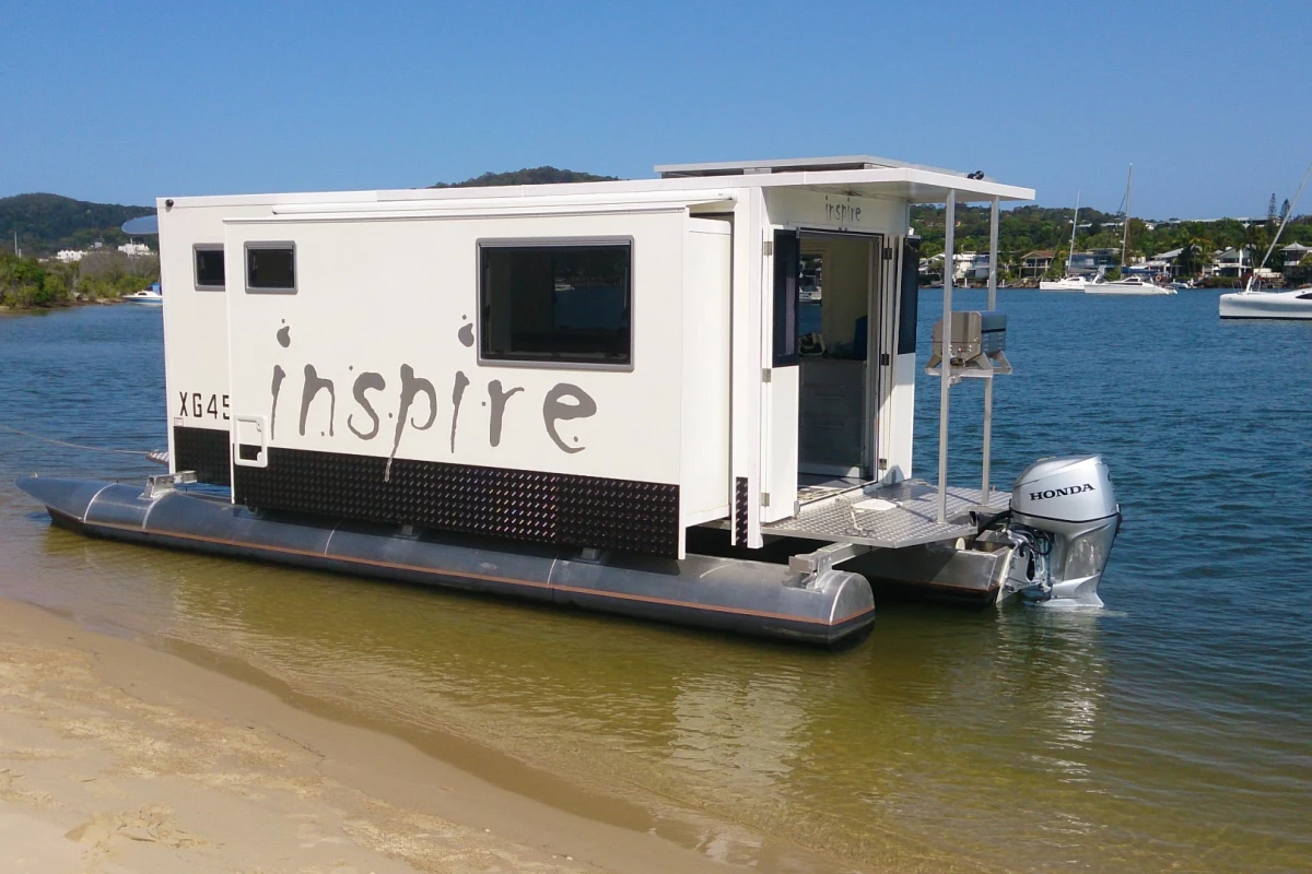An application scenario or product detail of pontoon houseboat - Image 8
