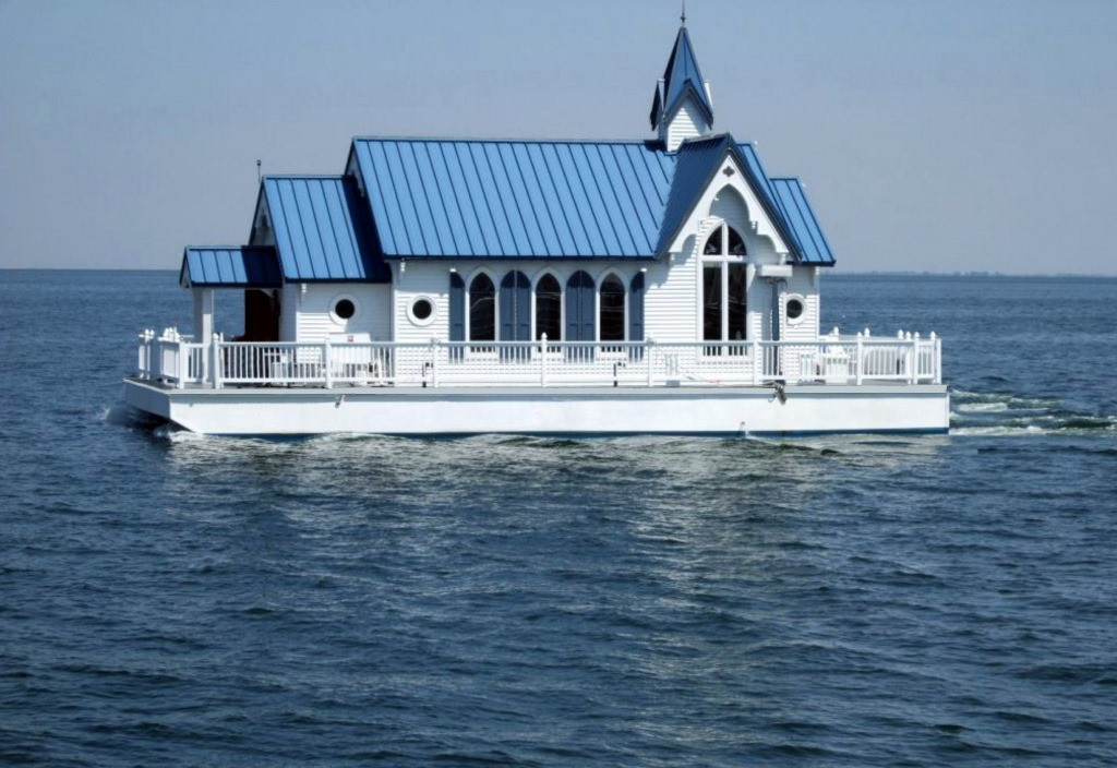 An application scenario or product detail of pontoon houseboat - Image 13
