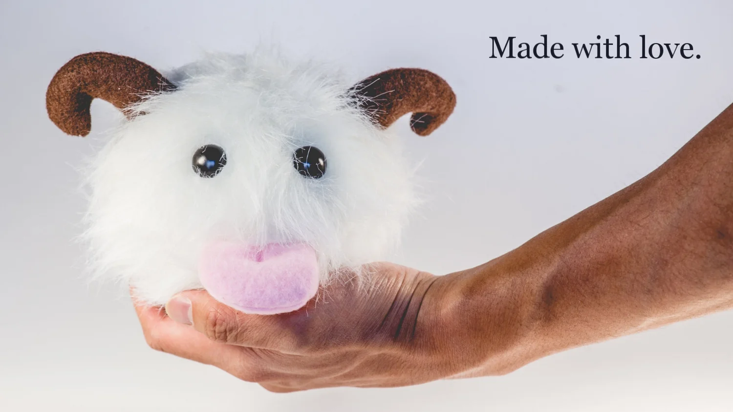 An application scenario or product detail of poro plush - Image 14