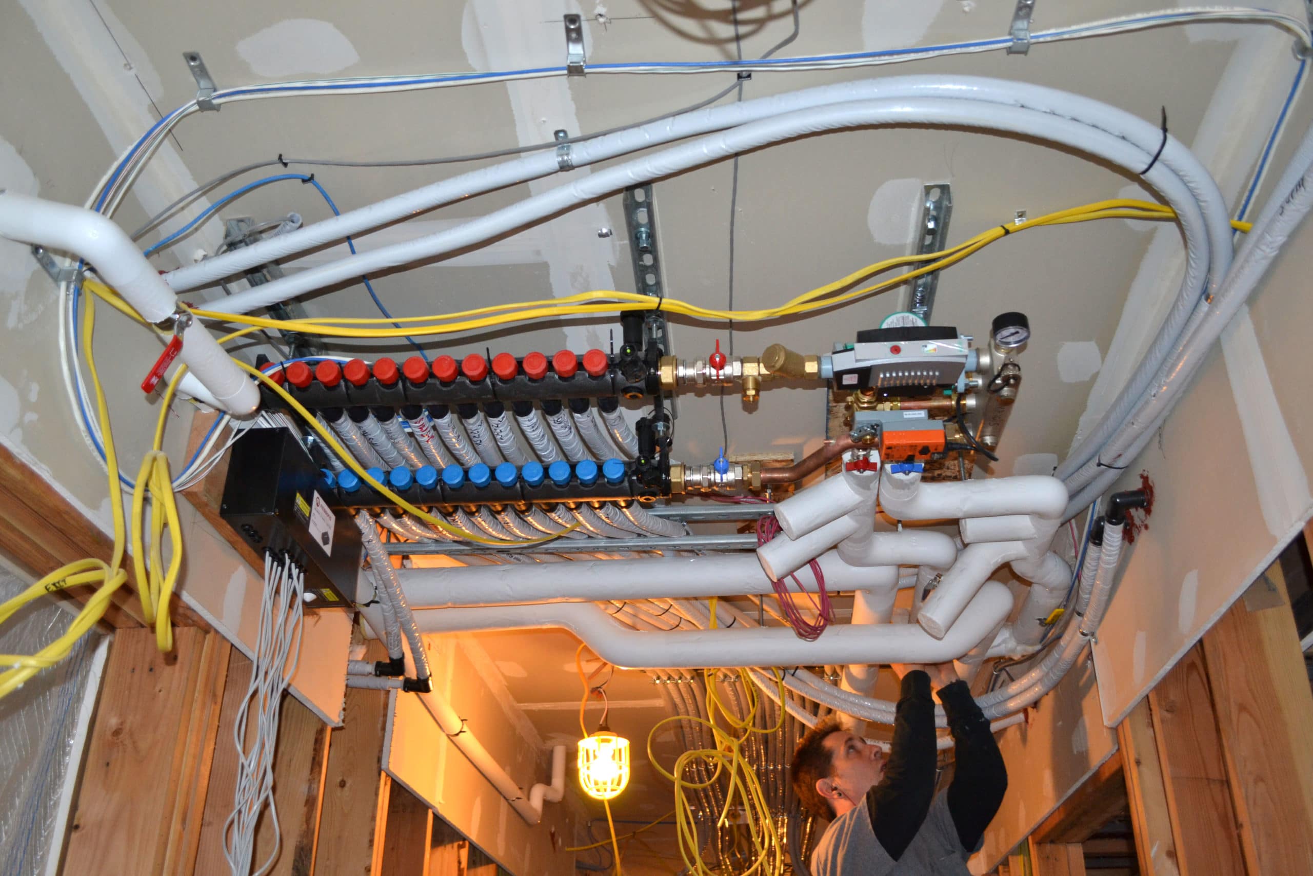 An application scenario or product detail of radiant heat vs forced air - Image 9