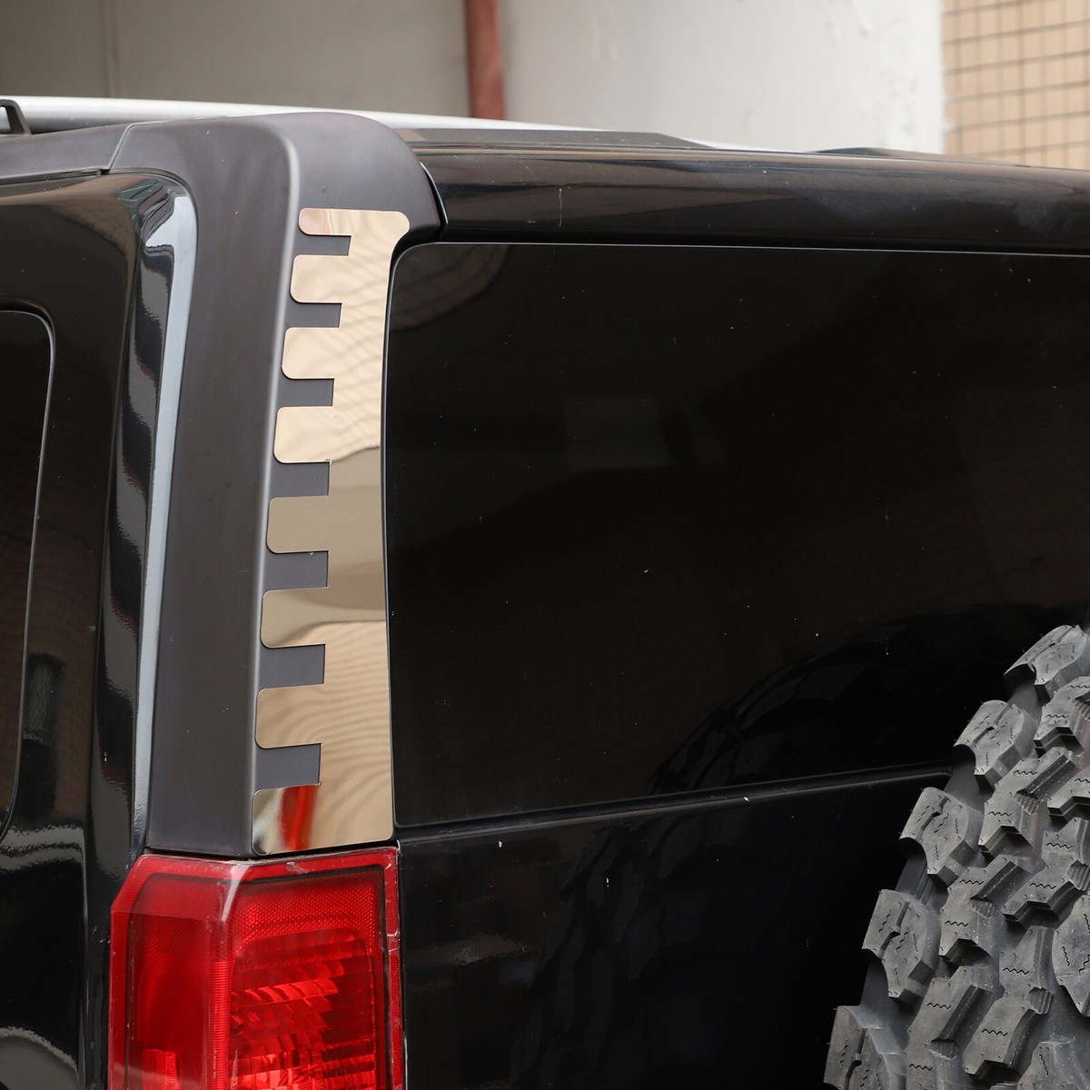 An application scenario or product detail of rear side window cover trim panel 2006 hummer h3 - Image 9