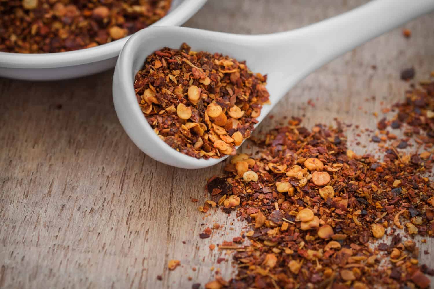 An application scenario or product detail of red pepper flakes vs chili flakes - Image 8