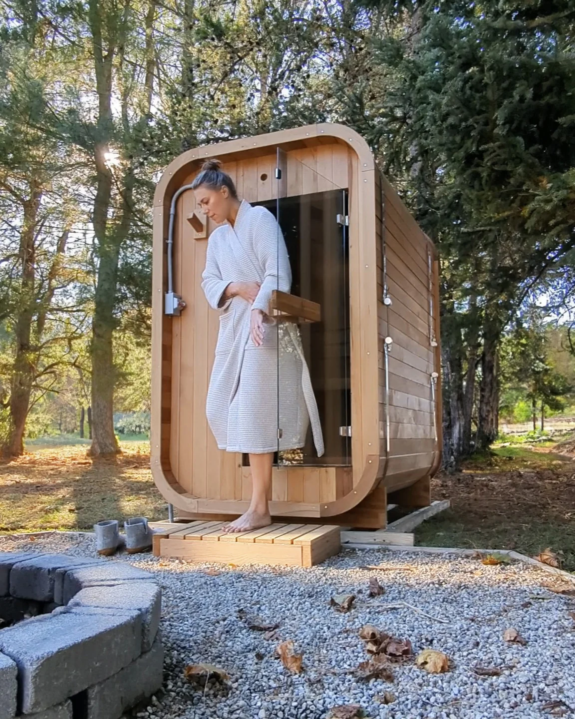 An application scenario or product detail of redwood outdoor sauna - Image 8
