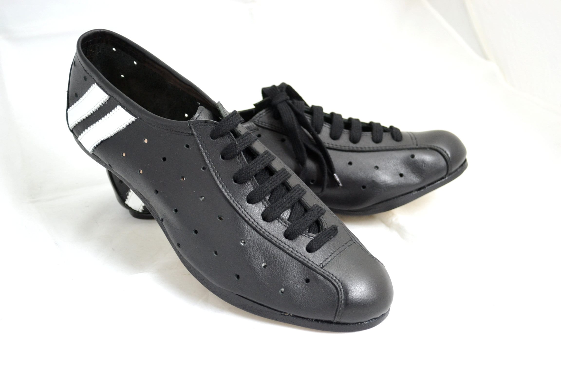 An application scenario or product detail of replica footwear - Image 12